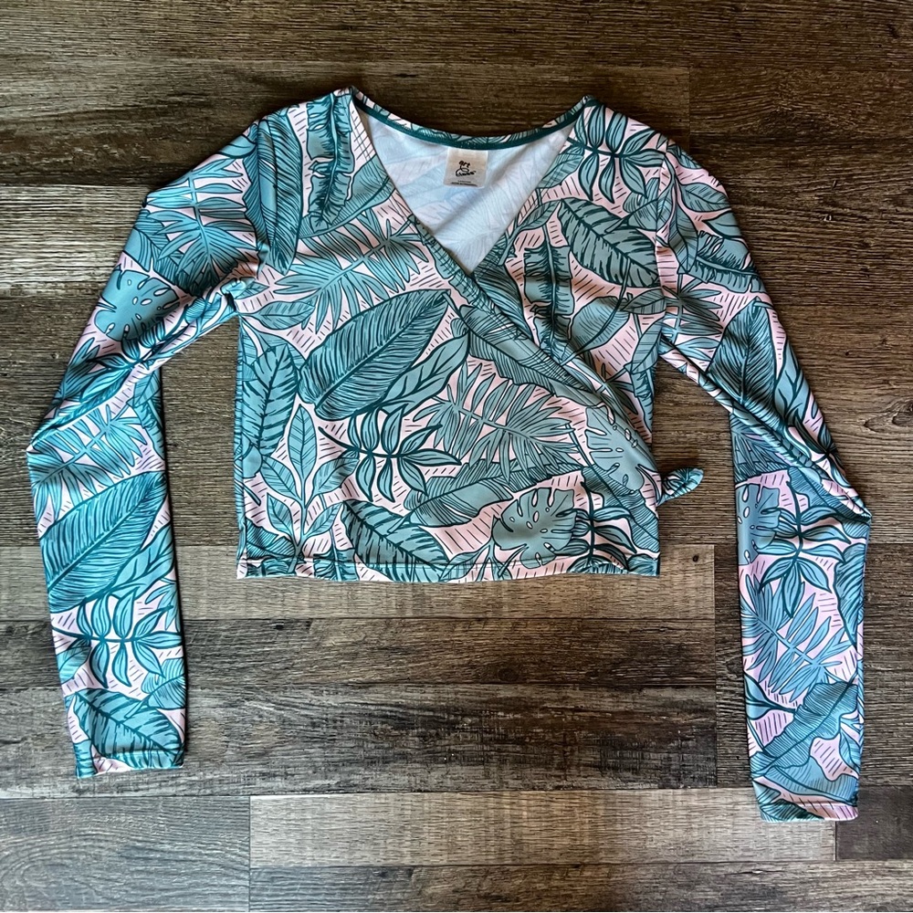 Art Class Cropped Long Sleeve Rashguard